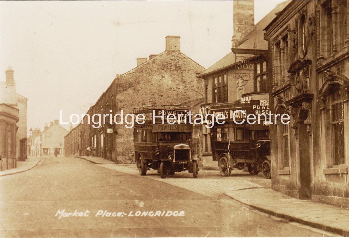 110B - Dog Inn - Open top buses outside on Market Place - Unknown